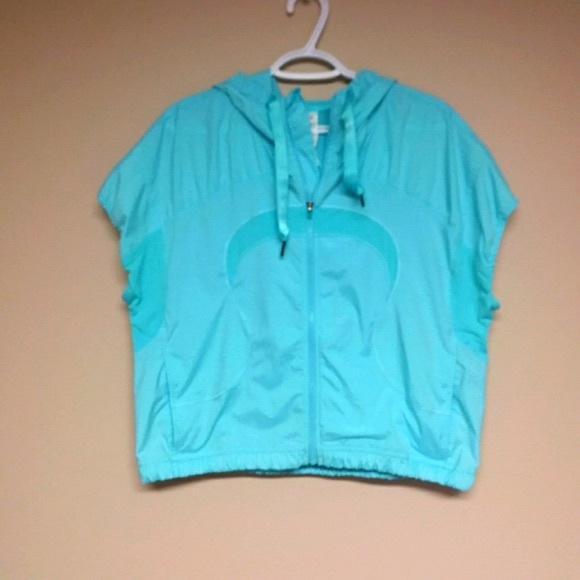 Lululemon sleeveless windbreaker - Picture 2 of 2